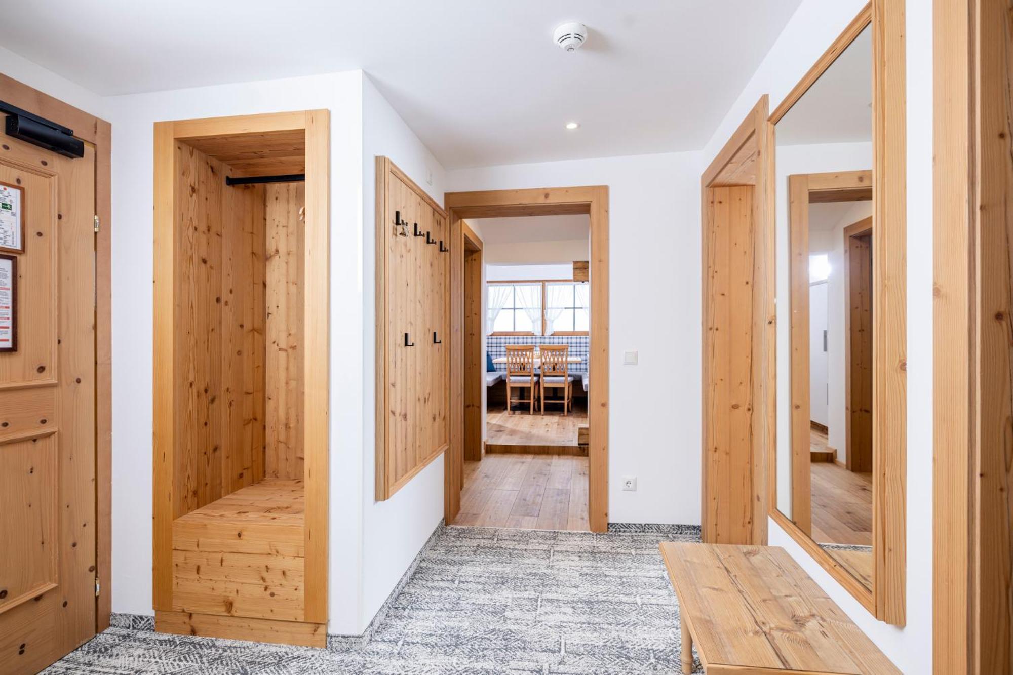 Aparthotel Landhaus St. Joseph Mayrhofen Luaran gambar