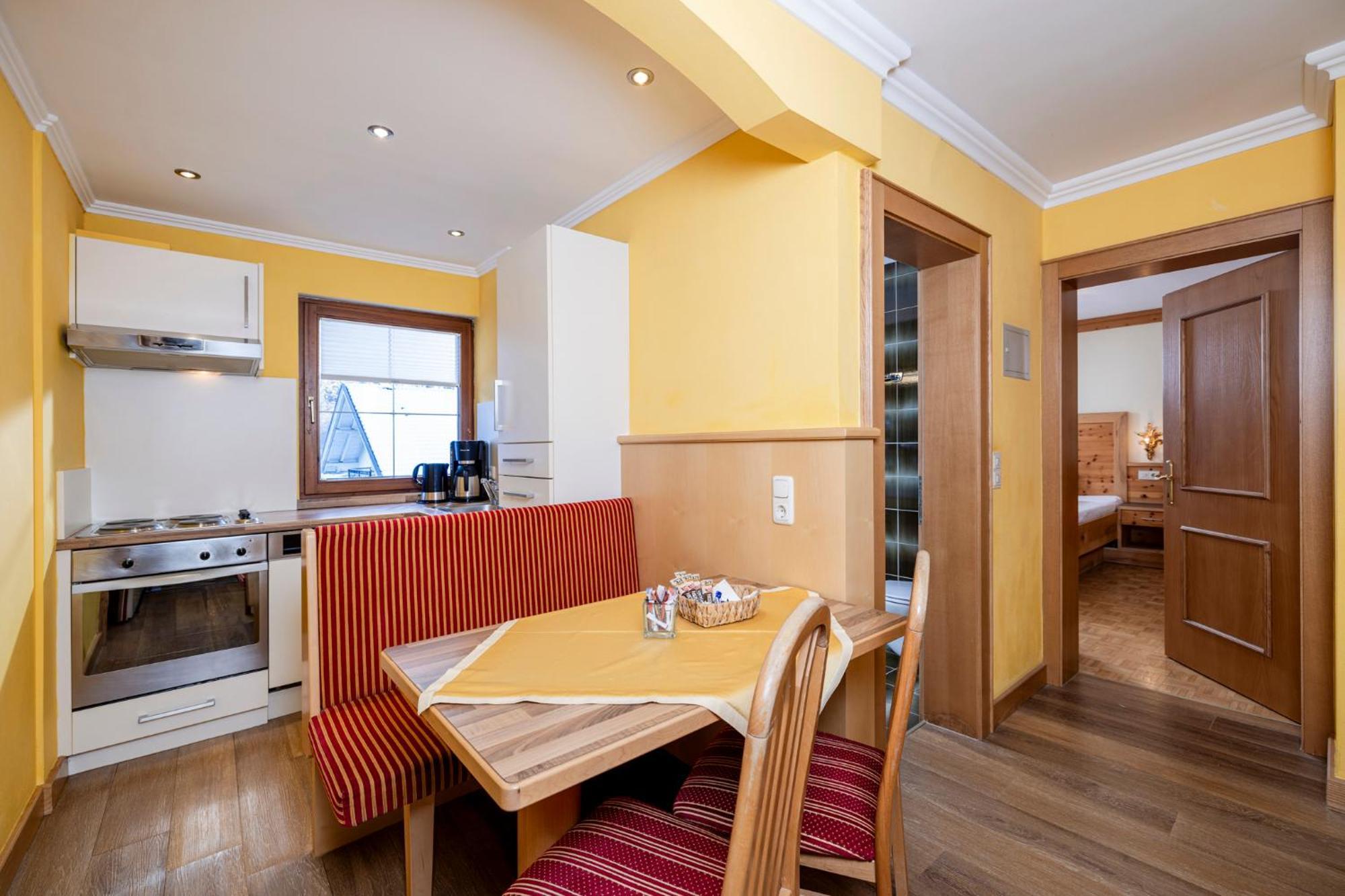 Aparthotel Landhaus St. Joseph Mayrhofen Luaran gambar