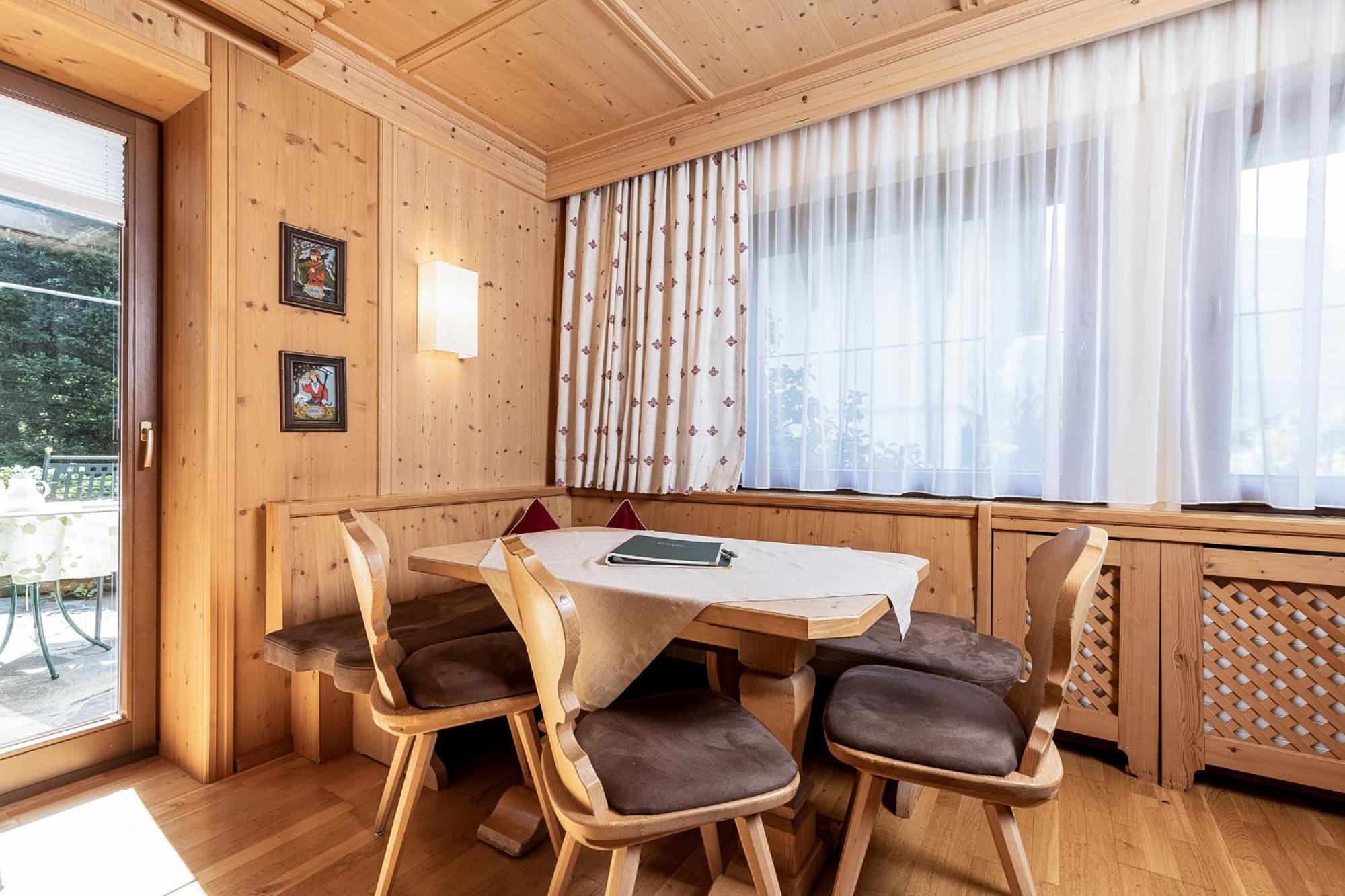 Aparthotel Landhaus St. Joseph Mayrhofen Luaran gambar