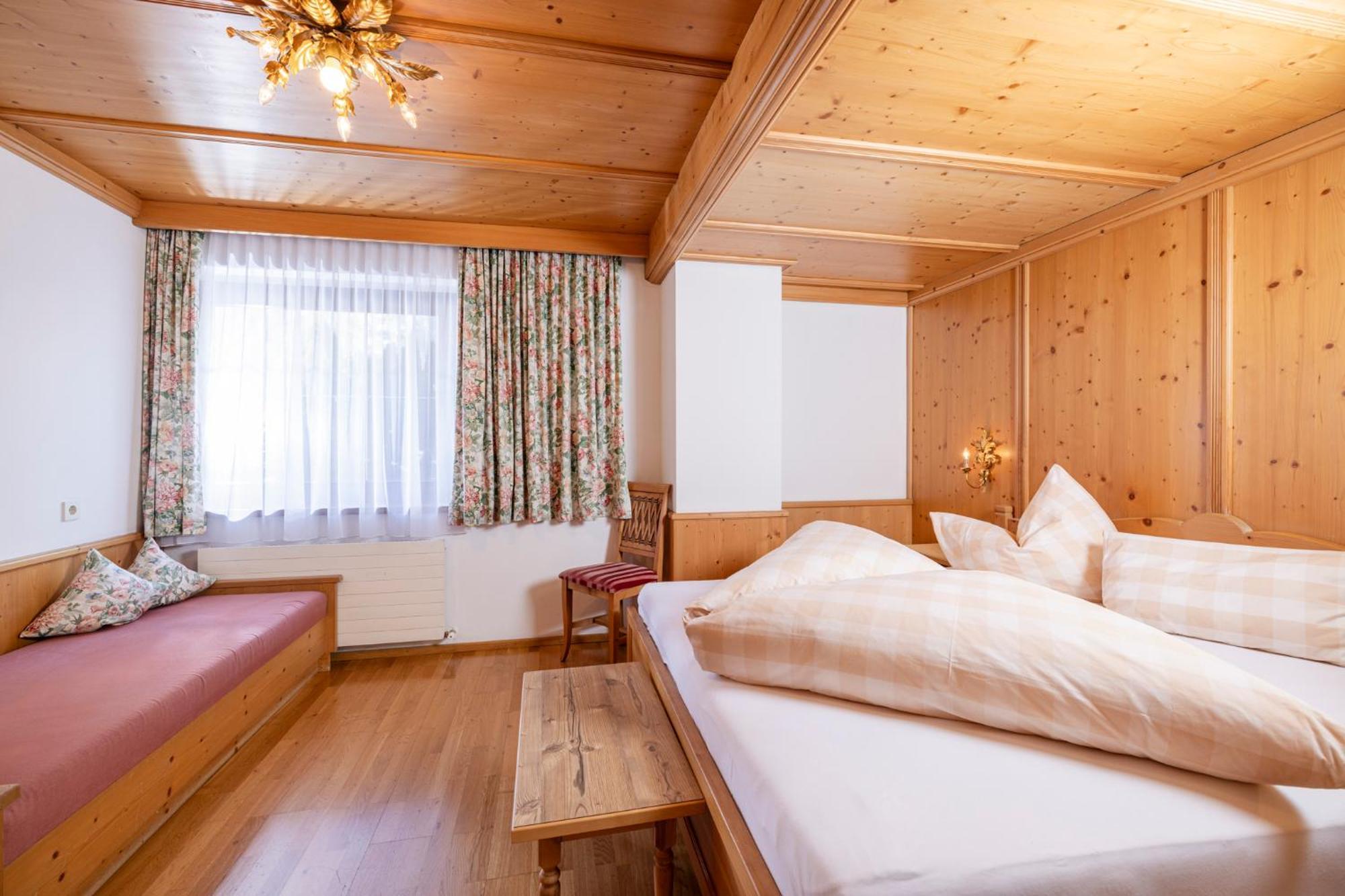 Aparthotel Landhaus St. Joseph Mayrhofen Luaran gambar