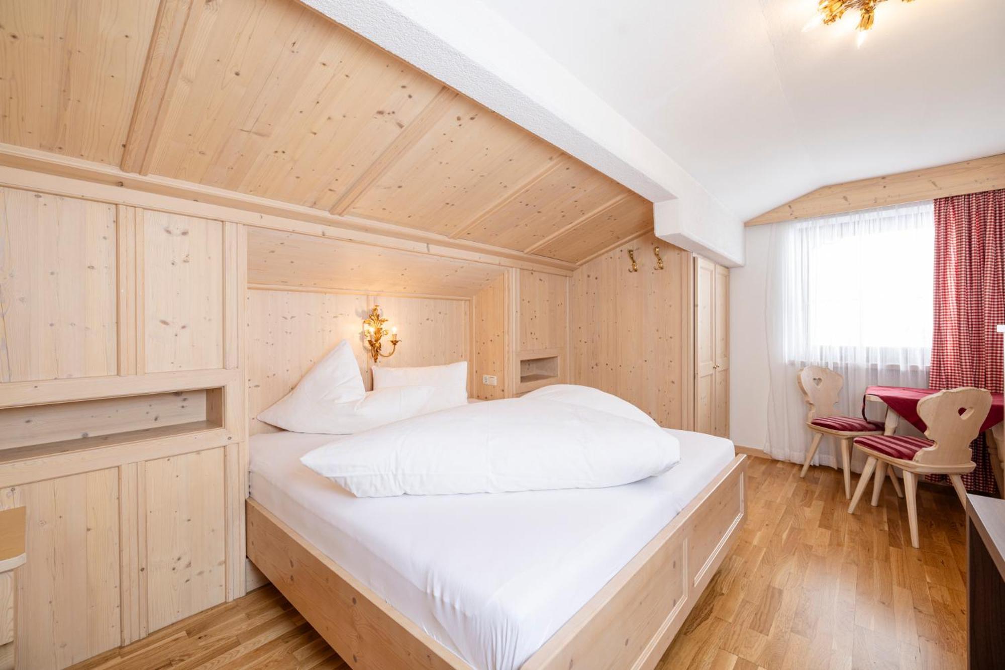 Aparthotel Landhaus St. Joseph Mayrhofen Luaran gambar